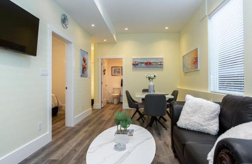 Sidney Wohnung | Sidney Solace 1BR Suite Minutes from Waterfront