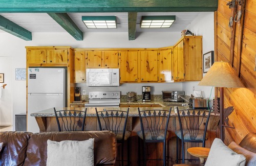 June Lake Haus | Sierra Suns 9, a townhome steps from the marina