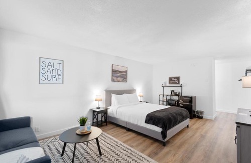 Westport Hotel | Silver Sands Motel