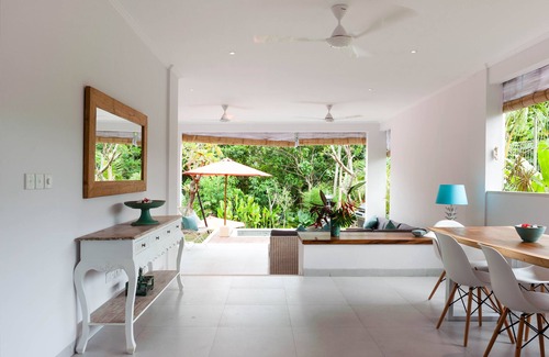 Kediri Villa | Silversand Villa: Entspannte Luxus-Villa am Kedungu Beach