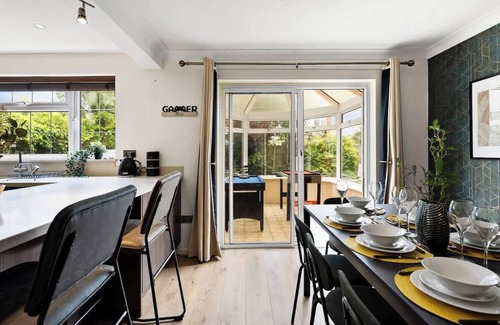 Cheltenham Haus | Silverwood House, Cheltenham