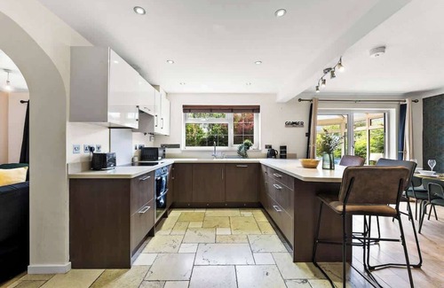 Cheltenham Haus | Silverwood House, Cheltenham