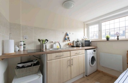 Heaton Haus | Simple Private Studio