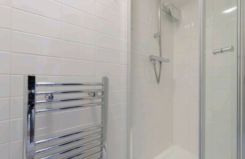 Heaton Haus | Simple Private Studio