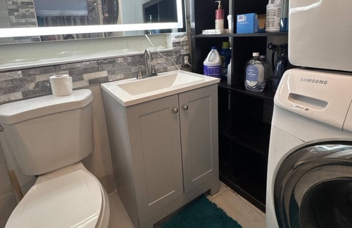 Croissant Park Wohnung | Simple Studio w own entrance