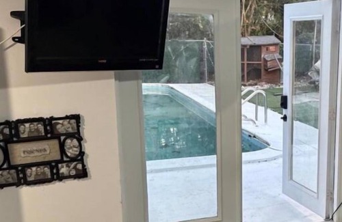 Croissant Park Wohnung | Simple Studio w own entrance