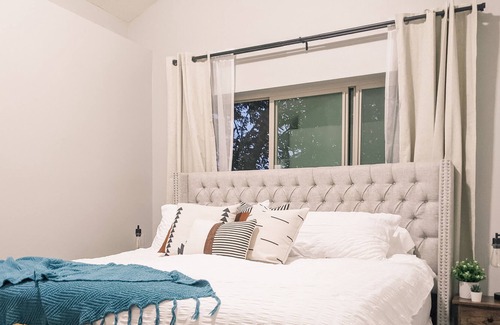 Philomath Haus | Simply Modern Retreat