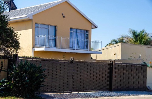 Alabama Haus | Simunye Guest House