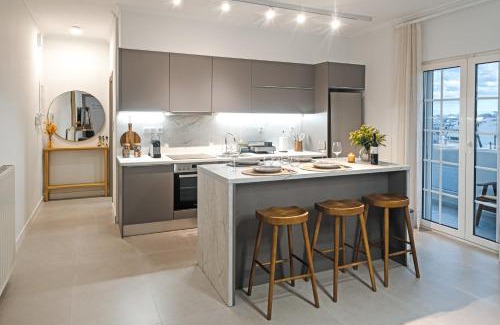 Kalamata Wohnung | Singer Suite Kalamata , Close to Center & Easy Street Parking