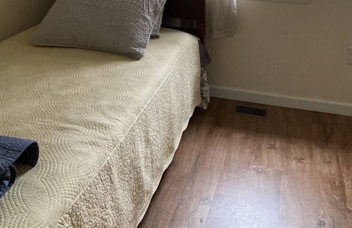 North Kingsville Hütte | Single family friendly home minutes from Lake Erie