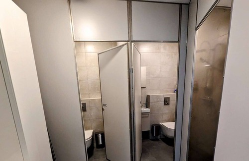 Isafjordur Haus | Single with Shared Bathroom @ The Ísafjörður inn