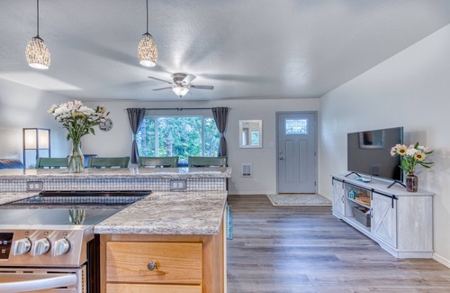 Bandon Haus | NEUE AUFLISTUNG! - Modernisiertes, hundefreundliches Haus mit einfachem Zugang zum Strand und zur Stadt!