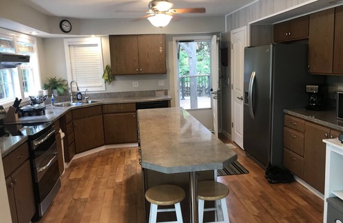 Roach Haus | Einstöckiges Haus in einer sanften, ruhigen Bucht am Lake of the Ozarks