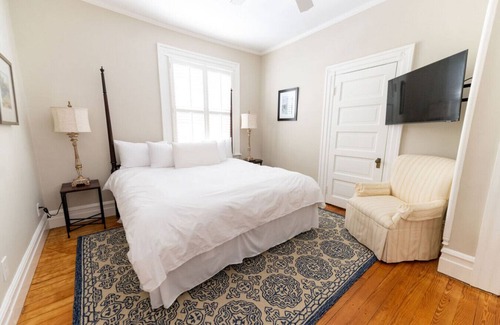 Edenton Bed & Breakfast | Old world charm downtown Edenton near the harbor, with homemade breakfast daily