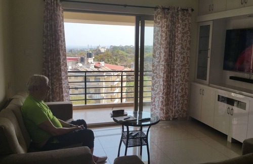 Udupi Wohnung | Gelegen in einer Einstellung von Panorama und klarer Blick auf den Sonnenaufgang.