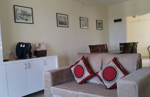 Udupi Wohnung | Gelegen in einer Einstellung von Panorama und klarer Blick auf den Sonnenaufgang.