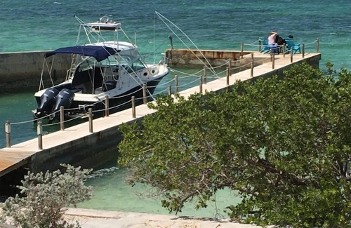 Nassau Haus | Situated on the Ocean Jacaranda Bay Villa
