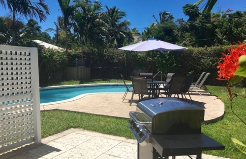 Nassau Haus | Situated on the Ocean Jacaranda Bay Villa