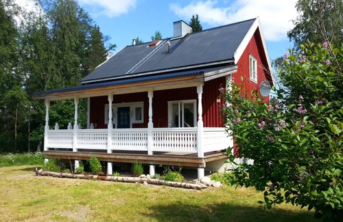 Abborrtrask Haus | Komfortables Ferienhaus direkt am See, Angeln, Jagd, Schneemobile fahren direkt ab Haus