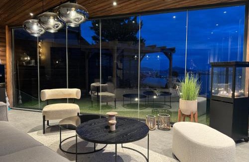 Asane Wohnung | Sjøutsikt, jacuzzi og solfylt