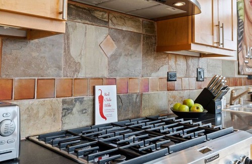 South Capitol Eigentumswohnung | Light Modern Railyard View Loft