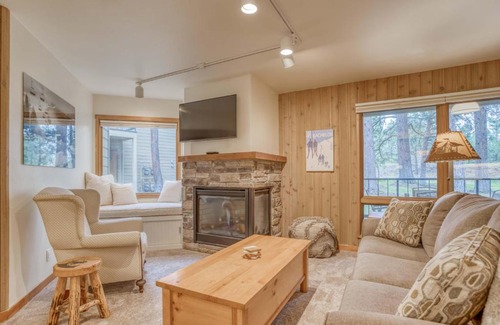 Century West Haus | Ski House 155 - Meredith Lodging