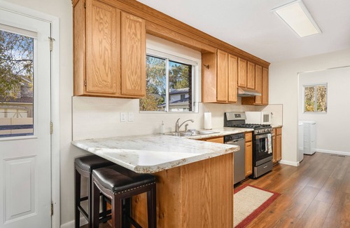 Sandy Haus | Ski Resort Comfy Vacation Home Minutes from Top Ski Resorts in Utah