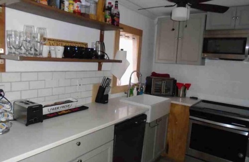 Ashland Haus | Ski retreat near Hunter and Windham. Mountain views! Family and pet friendly!