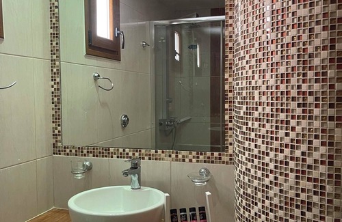 Troulos Haus | Skiathos Island Suites