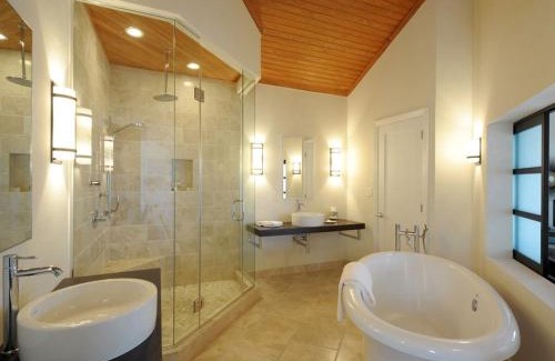 Governor's Harbour Haus | Sky Beach Club Bungalow cabin
