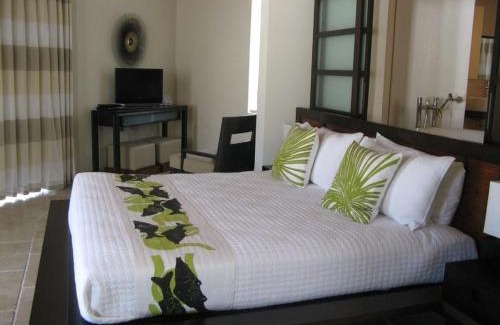 Governor's Harbour Haus | Sky Beach Club Bungalow cabin