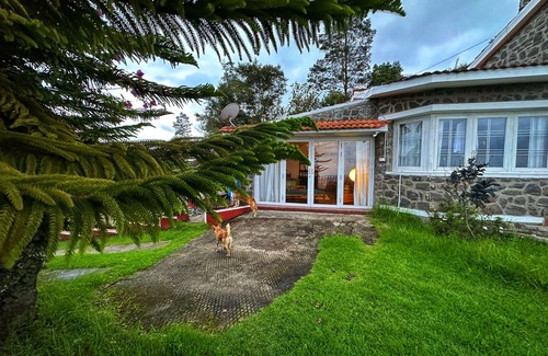 Kodaikanal Villa | Sky House: Cliff Villa in Kodaikanal. Pet Friendly!