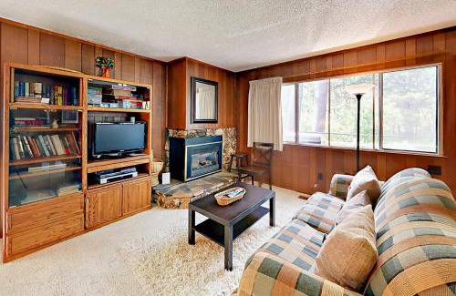 Tahoe Island Haus | Sky Meadows Charmer