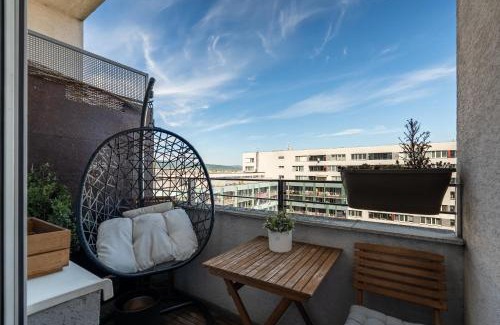 Nove Mesto Wohnung | Sky View Family Apartment