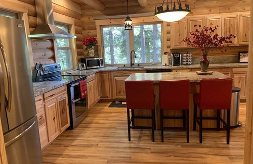 Alta Haus | Skyline Cabin - 3 Story Log Cabin in the Sierras