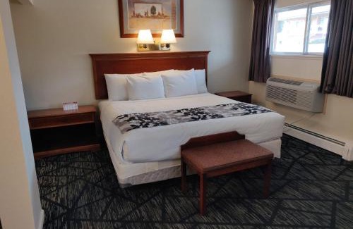 Cody Hotel | Skyline Motor Inn