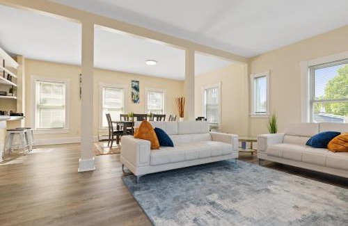 High Street Hill Wohnung | Skyrise Two Stories - Centrally Located