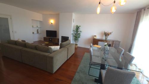 Ramalde Wohnung | Skyview with Balcony and Garage