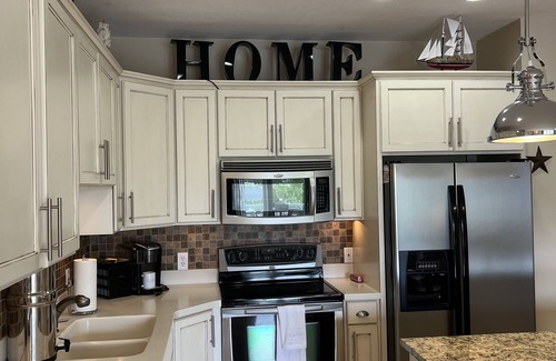 Spring Lake Eigentumswohnung | SL front complex, pool access, water views, all clean furnishings and more!!!