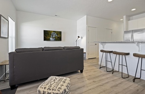 Nampa Haus | Sleek, Like-New, Sparkling Clean Townhome!