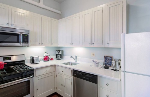 Logan Circle Wohnung | Sleek Logan Circle 1BR w/ W/D close to 14th St by Blueground