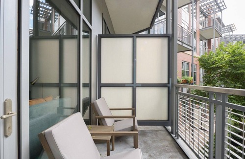 McLean Wohnung | Sleek Tysons Corner 2BR w/ Gym & W/D, near Restaurants, by Blueground