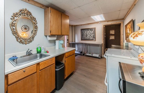 Ovid Hotel | Private Group Accommodations w/ Events & Game Room