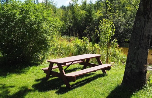 Honor Kabine | Sleeping Bear Riverside Cabins - Cabin #3