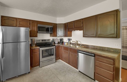 Canyon Rim Haus | Sleeps 11 - Family Friendly - Washer+Dryer - PlayStation Pro - Games - Fast Wifi