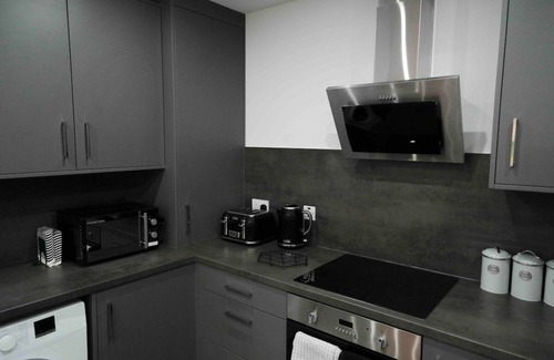 Peterborough Wohnung | Sleeps 5 - Woodston Flat - Secure Parking
