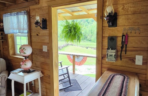 Smith Kabine | Small Cozy Cabin in the heart of the Appalachian Mountains