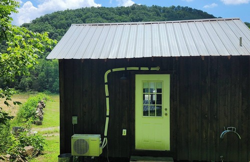 Smith Kabine | Small Cozy Cabin in the heart of the Appalachian Mountains
