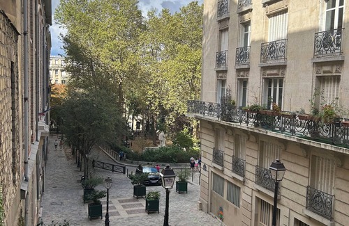 Cachan Wohnung | Small private room, next to train B, 15 minutes go to Paris center.
