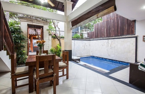 Legian City-Centre Villa | SMV. 4-BR · ❤️4BR Pool Prime Area Zu Fuß zum Strand N Geschäfte Legian